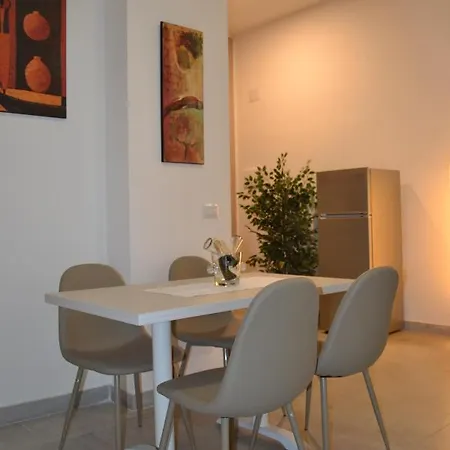 Rinascimento Casa Brigitte Semesterbostad Neapel